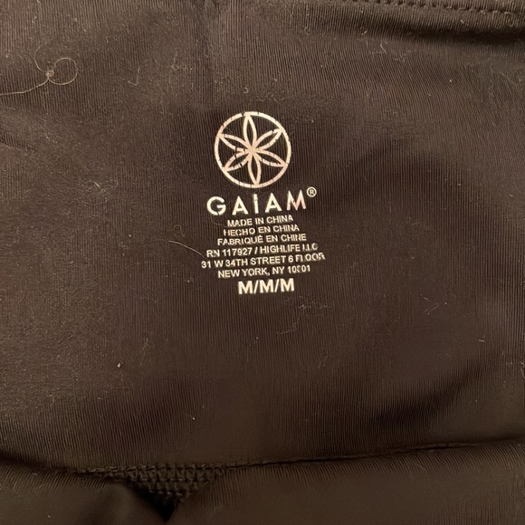 Capri Black Leggings - Picture 2 of 2